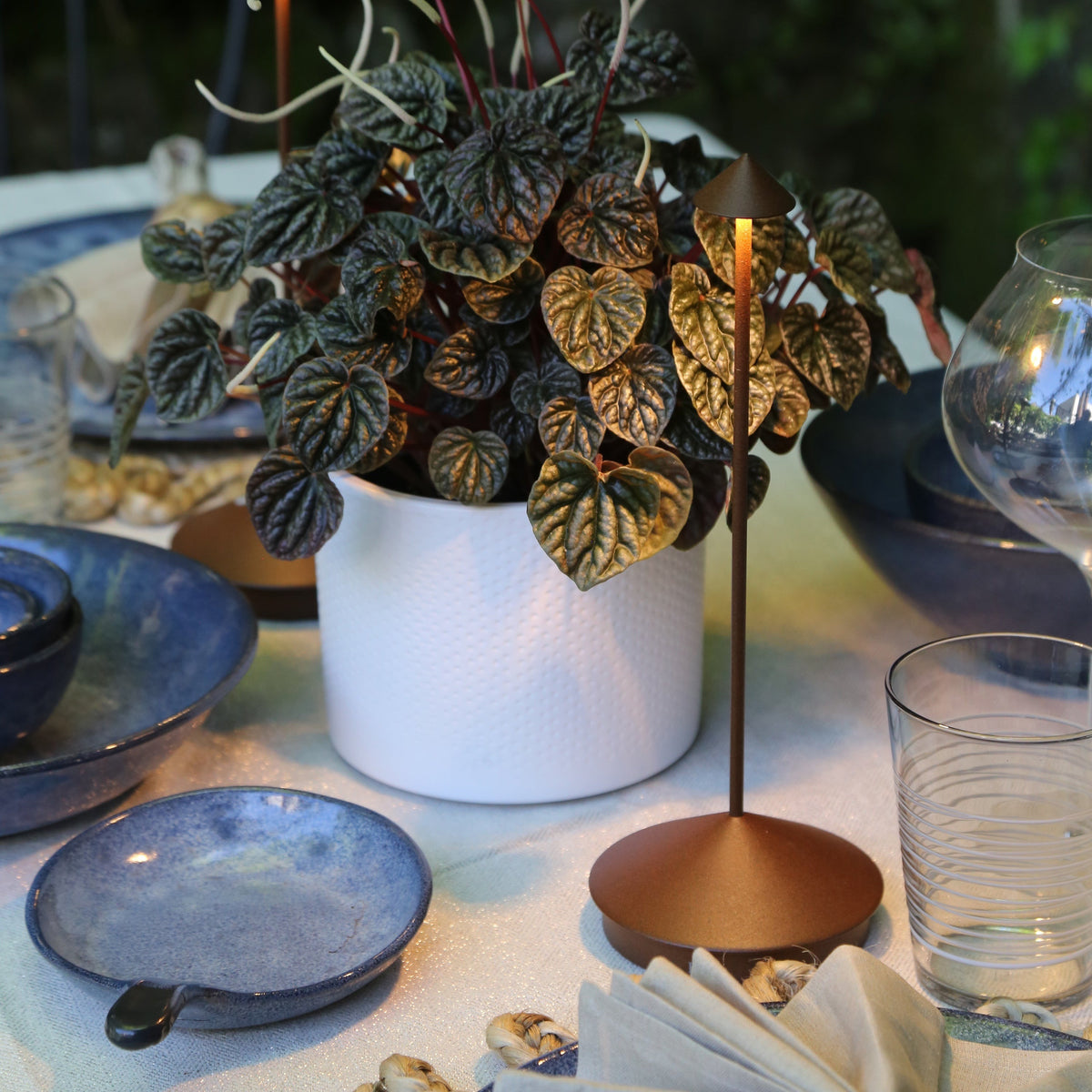 Luminária de Mesa Estilo Pina