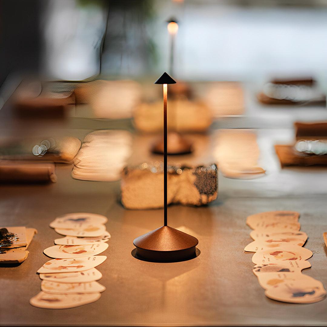 Luminária de Mesa Estilo Pina